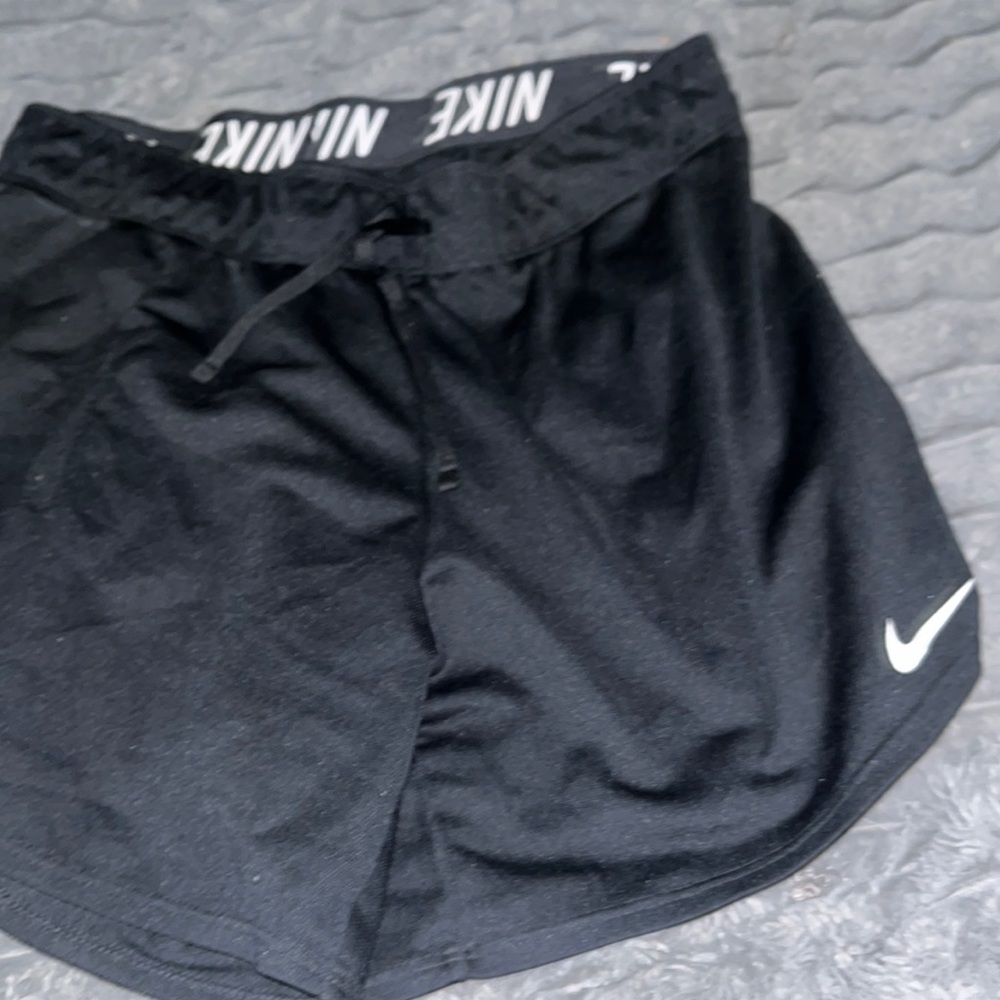 Super cute they are a small but fit me I’m a medium